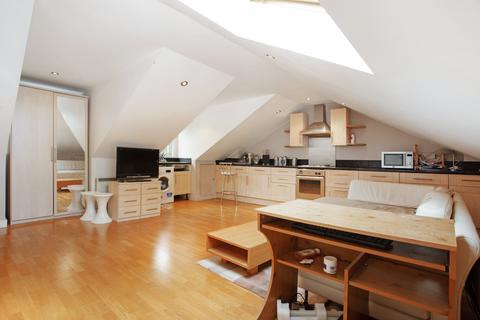 undefined, Raleigh Road, Richmond, TW9