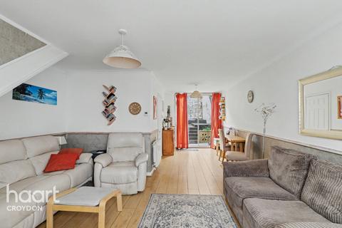 2 bedroom end of terrace house for sale, Lawdons Gardens, Croydon