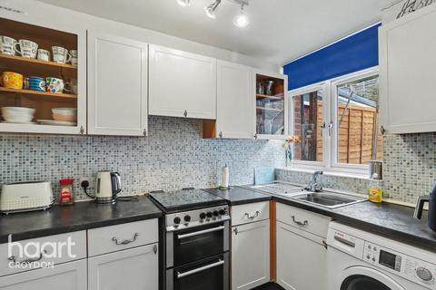 2 bedroom end of terrace house for sale, Lawdons Gardens, Croydon