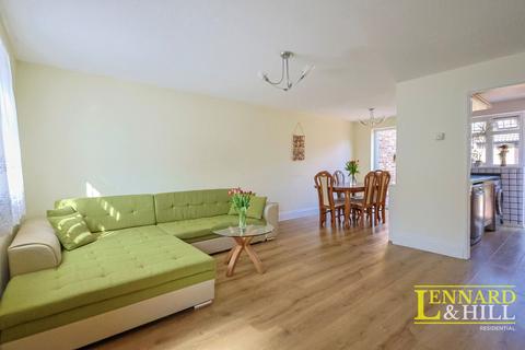 3 bedroom detached house for sale, Falcon Avenue, Grays RM17