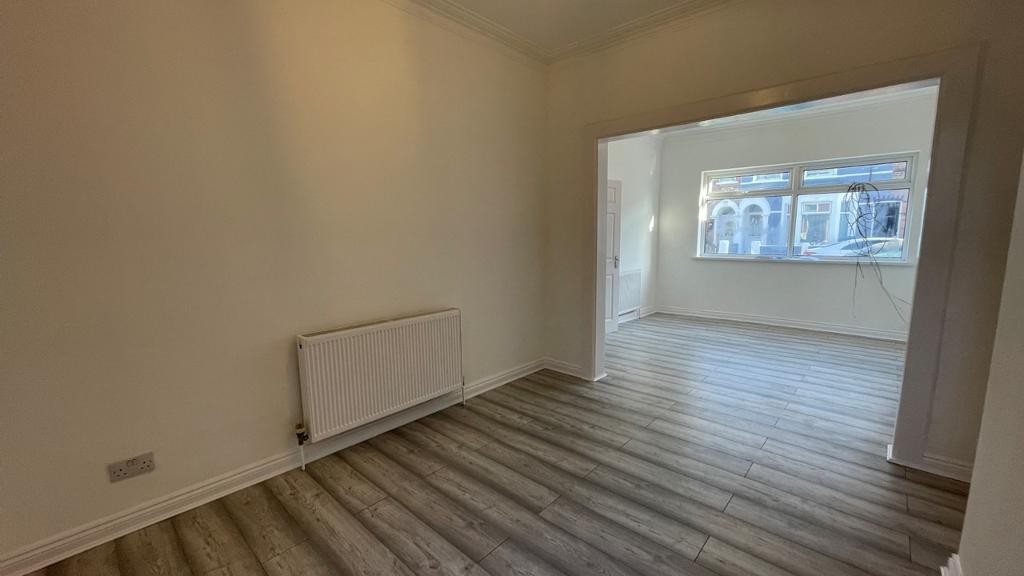 Through Lounge/Dining Area