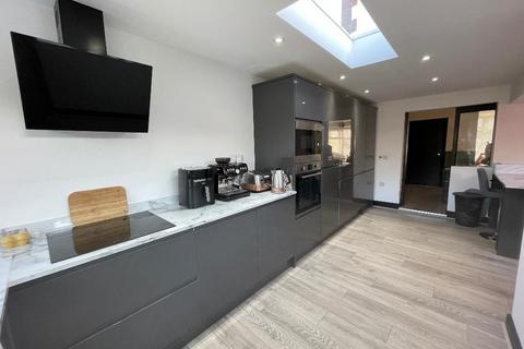 3 bedroom end of terrace house for sale, Victoria Avenue, Hull, HU5 3DZ