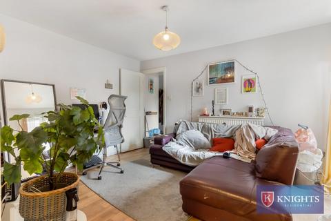 1 bedroom maisonette for sale, Statham Grove, London, N18