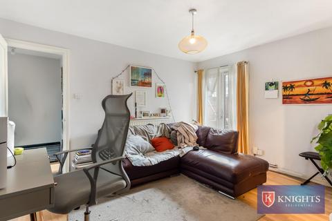1 bedroom maisonette for sale, Statham Grove, London, N18