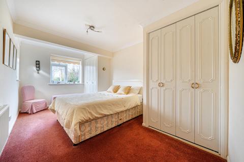 undefined, Cherrys Close, Bloxham, OX15