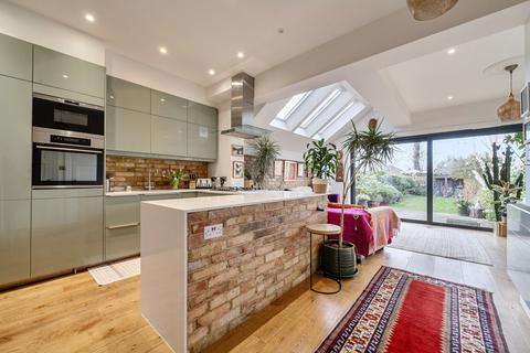 3 bedroom terraced house for sale, Sutton Road, Muswell Hill, London, N10