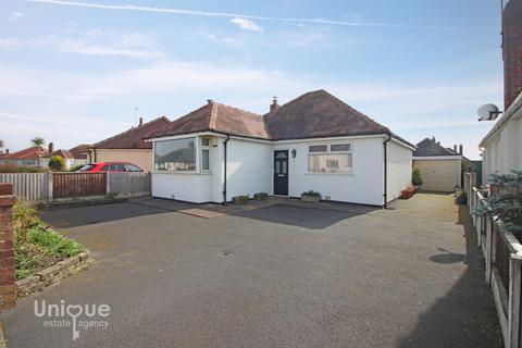 2 bedroom bungalow for sale, North Square,  Thornton-Cleveleys, FY5