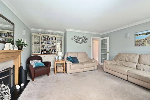 4 bedroom detached house for sale, Minehurst Road, Camberley GU16