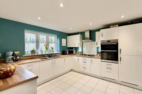 5 bedroom detached house for sale, Hantone Close, Barnstaple EX31