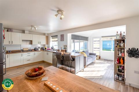 4 bedroom detached house for sale, Bridon Close, Retford
