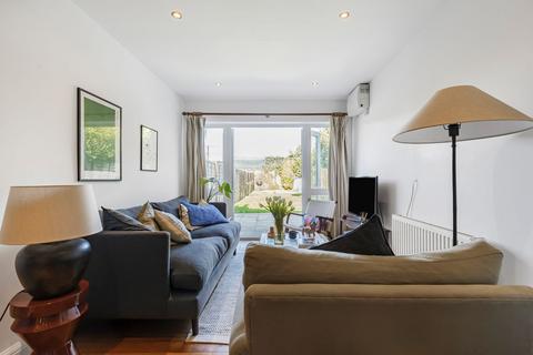 2 bedroom flat for sale, Swaffield Road, Earlsfield, London, SW18