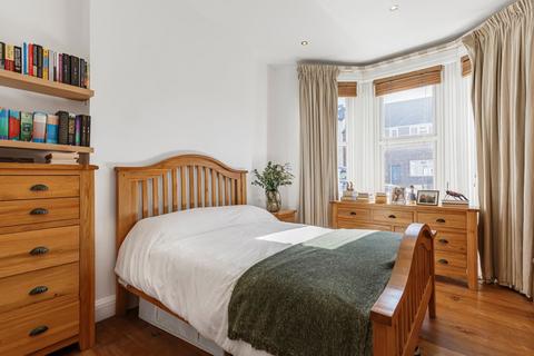2 bedroom flat for sale, Swaffield Road, Earlsfield, London, SW18
