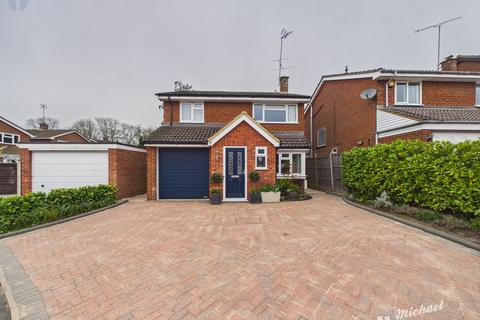 Chestnut Close, Waddesdon