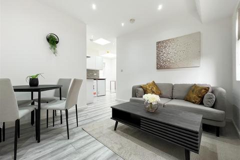 1 bedroom apartment to rent, Petty France, St James, SW1H
