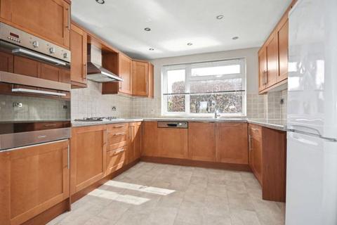 undefined, Middlefield, Farnham, Surrey, GU9