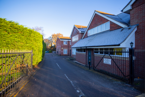 undefined, Basingstoke Road, Reading RG7