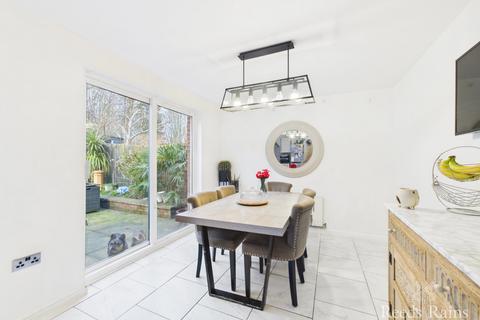 4 bedroom detached house for sale, Airedale Drive, East Yorkshire YO16