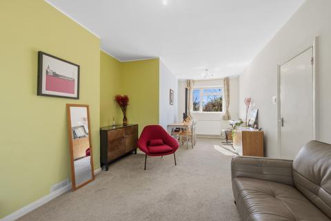 2 bedroom maisonette for sale, Perth Close, London SW20