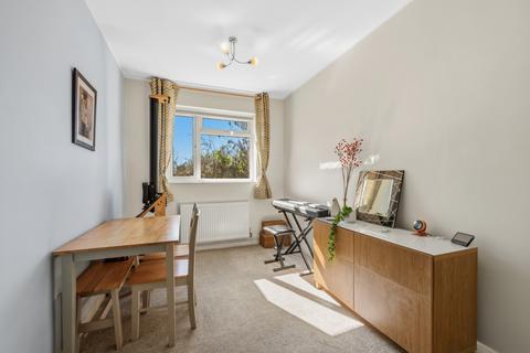 2 bedroom maisonette for sale, Perth Close, London SW20