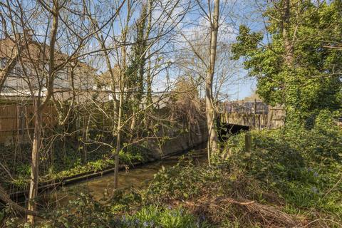 2 bedroom maisonette for sale, Perth Close, London SW20