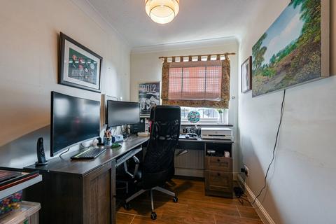 4 bedroom detached house for sale, Magpie Hall Lane, Bromley, BR2