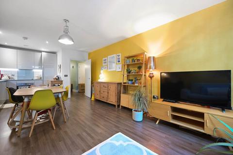 2 bedroom flat to rent, Two Bedroom New Build Flat in Surrey Quays