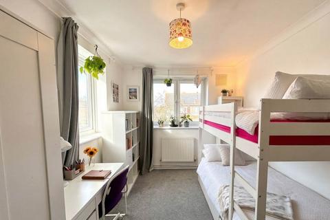 3 bedroom flat to rent, Three Bedroom flat in the heart of Greenwich