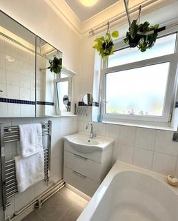 3 bedroom flat to rent, Three Bedroom flat in the heart of Greenwich