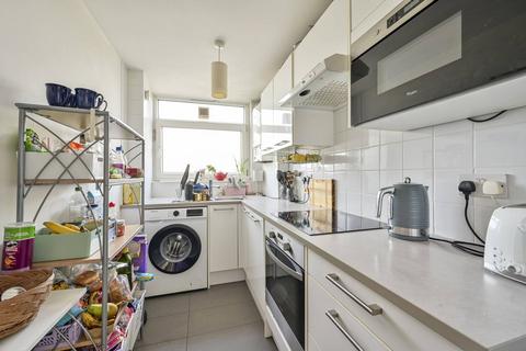 3 bedroom flat to rent, Lacy Road, West Putney, London, SW15