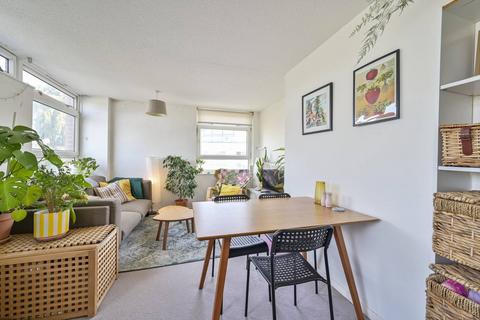 3 bedroom flat to rent, Lacy Road, West Putney, London, SW15