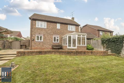 4 bedroom detached house for sale, Wild Herons, Hook RG27