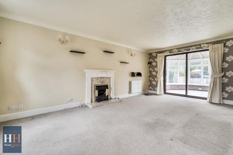 4 bedroom detached house for sale, Wild Herons, Hook RG27
