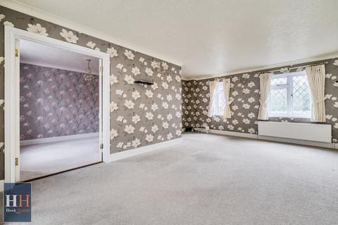 4 bedroom detached house for sale, Wild Herons, Hook RG27