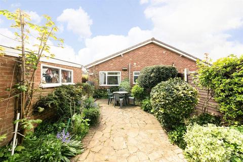 2 bedroom semi-detached bungalow for sale, Portway, Didcot, OX11