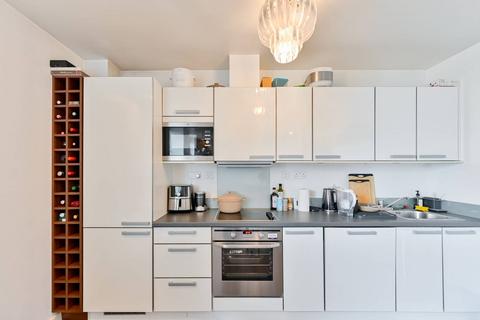 1 bedroom flat for sale, Lumiere Apartments, Clapham Junction, London, SW11
