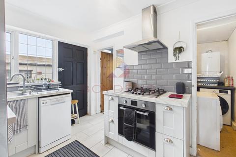 3 bedroom semi-detached house for sale, Coggeshall Road, BRAINTREE CM7