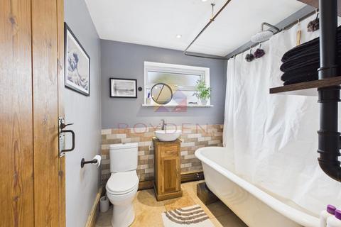 3 bedroom semi-detached house for sale, Coggeshall Road, BRAINTREE CM7