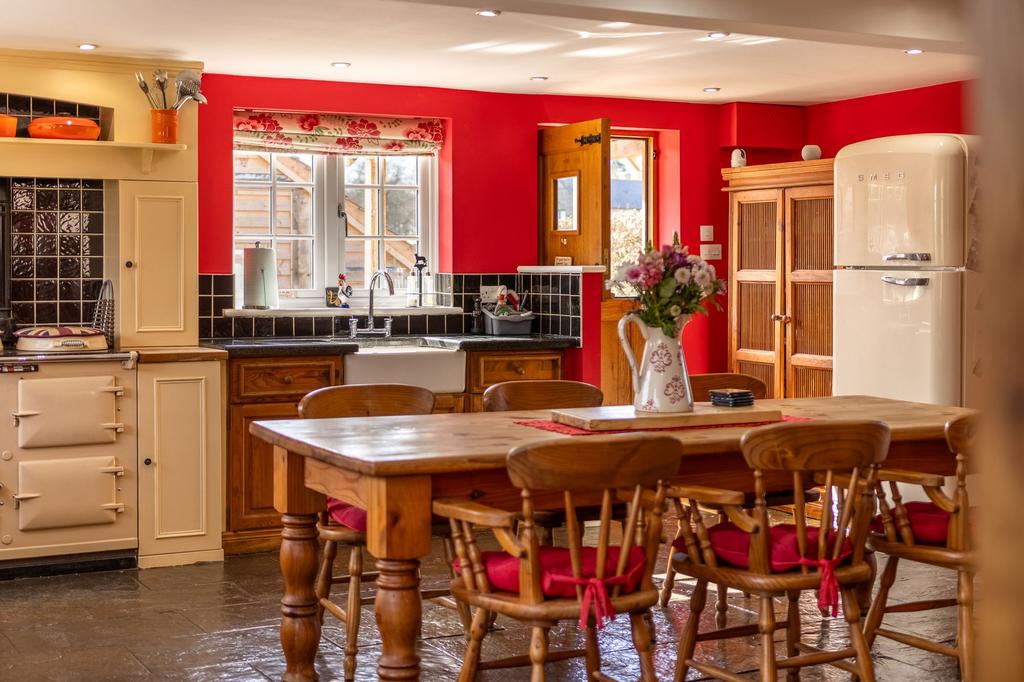 Kitchen image 3