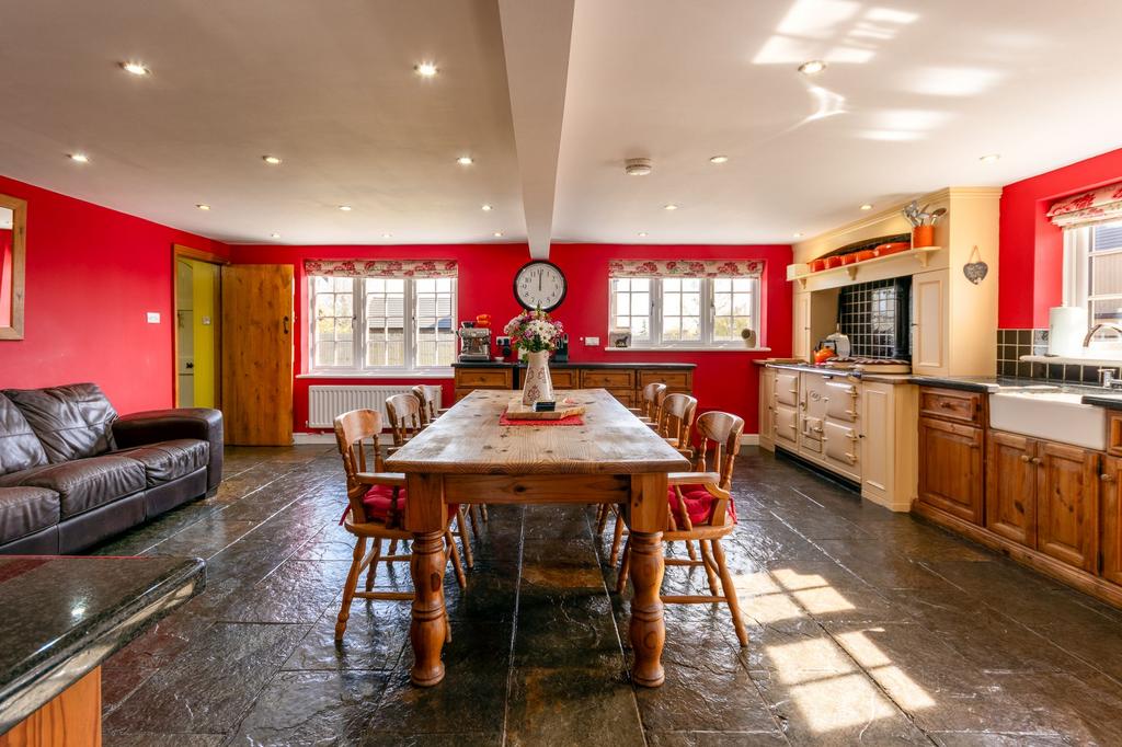 Kitchen image 4