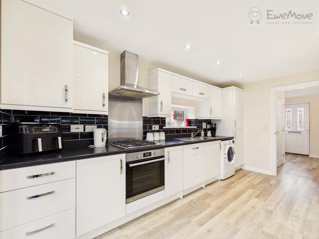 Ewemove south molton   19 sycamore drive
