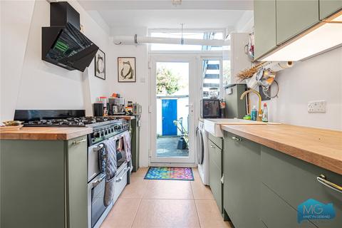2 bedroom maisonette for sale, Marlborough Gardens, London, N20