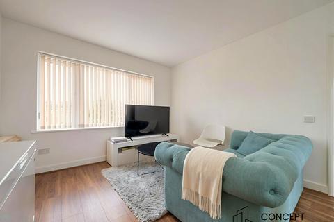 3 bedroom apartment to rent, 256 London Road, Mitcham, Surrey, CR4