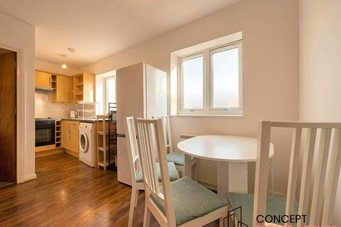 3 bedroom apartment to rent, 256 London Road, Mitcham, Surrey, CR4