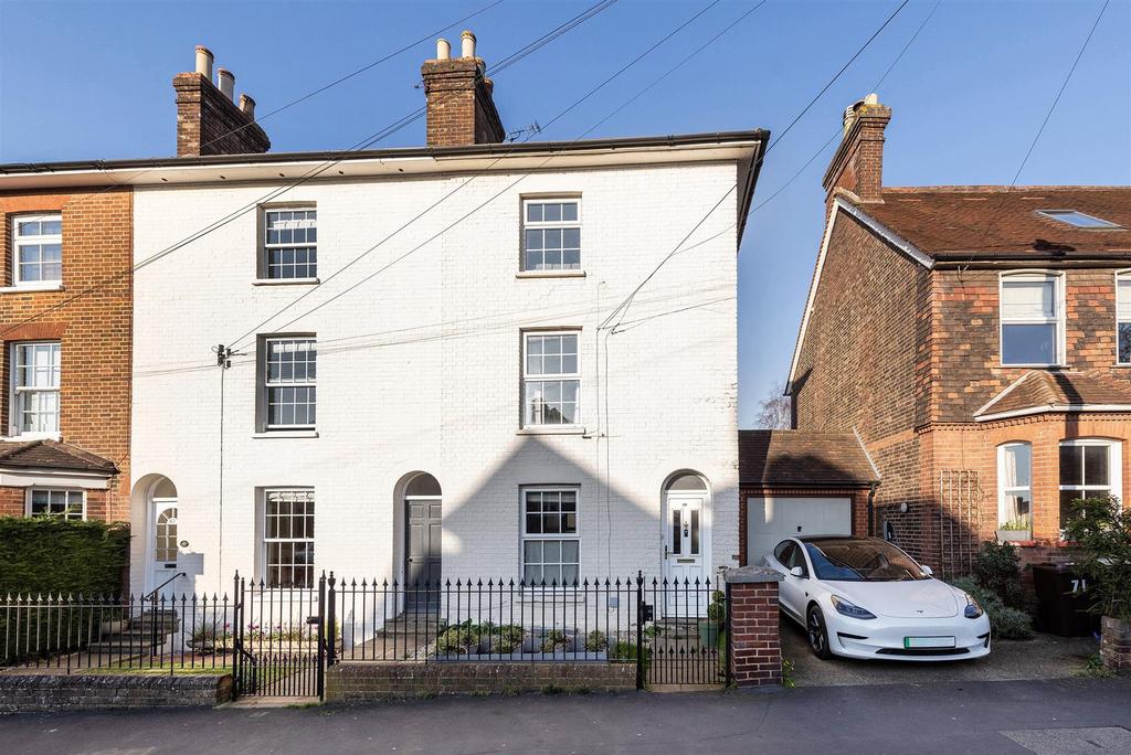 69 Pembury Rd, TN9 2 JF 002.jpg