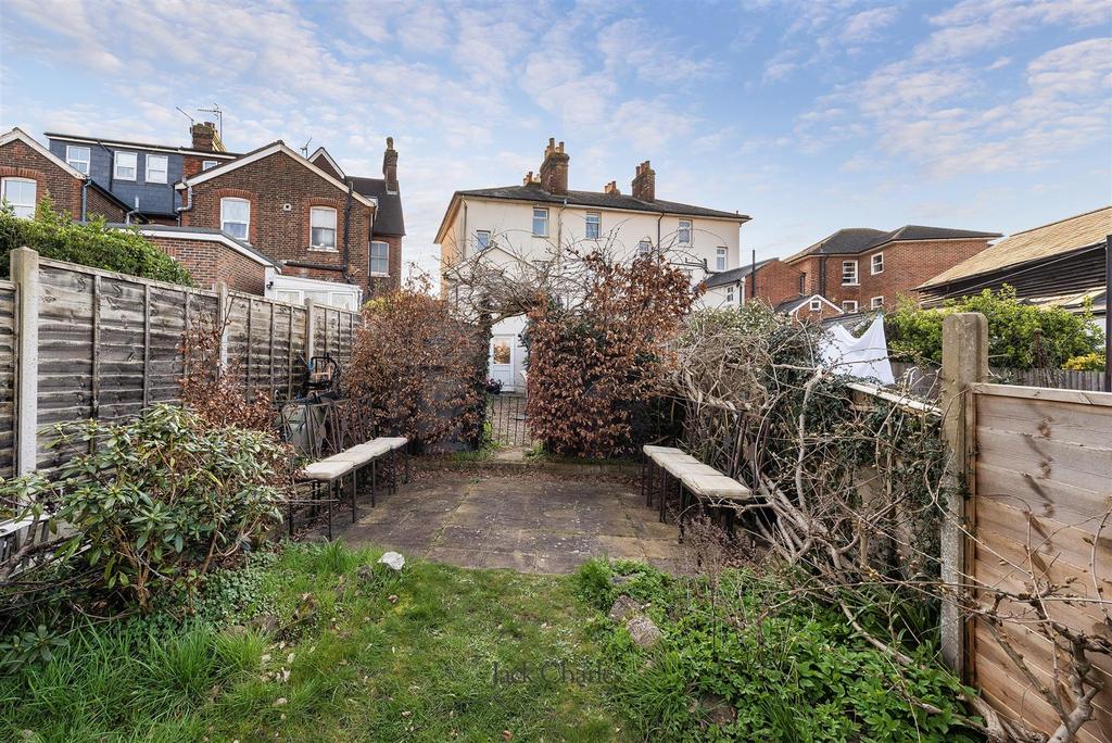 69 Pembury Rd, TN9 2 JF 013.jpg