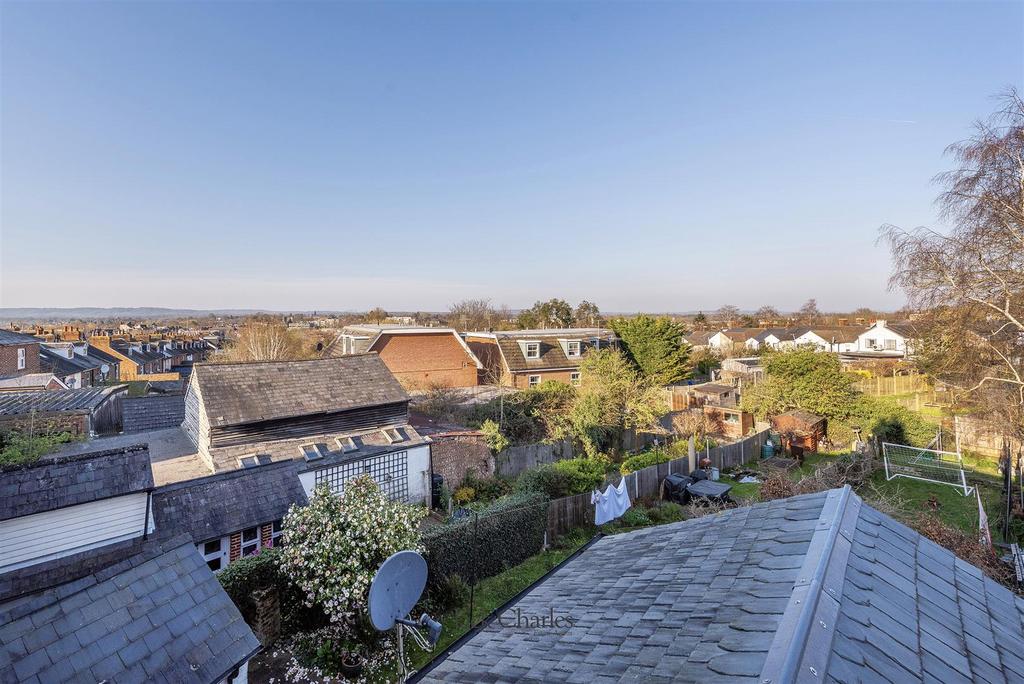 69 Pembury Rd, TN9 2 JF 012.jpg