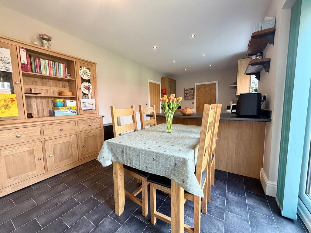 Kitchen diner