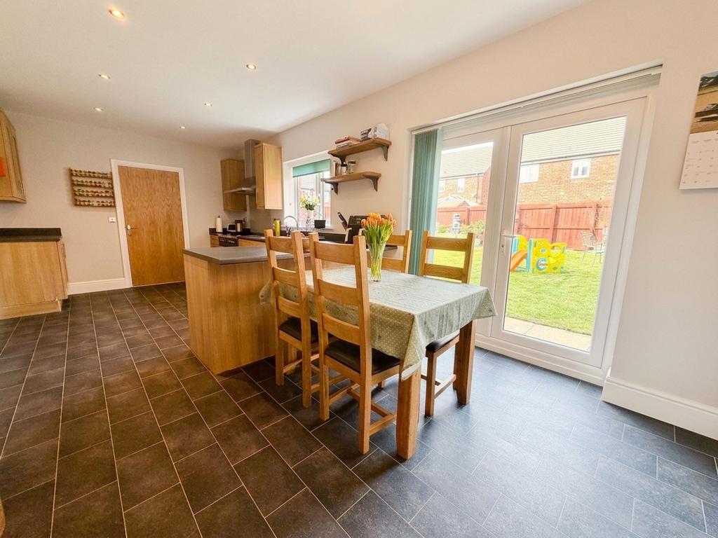 Kitchen diner