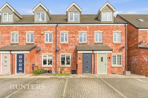 3 bedroom townhouse for sale, Wayfarers Way, Wardle, OL12 9EQ
