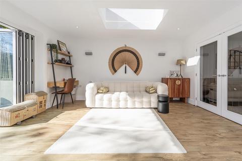 3 bedroom semi-detached bungalow for sale, Salisbury Close, Tonbridge